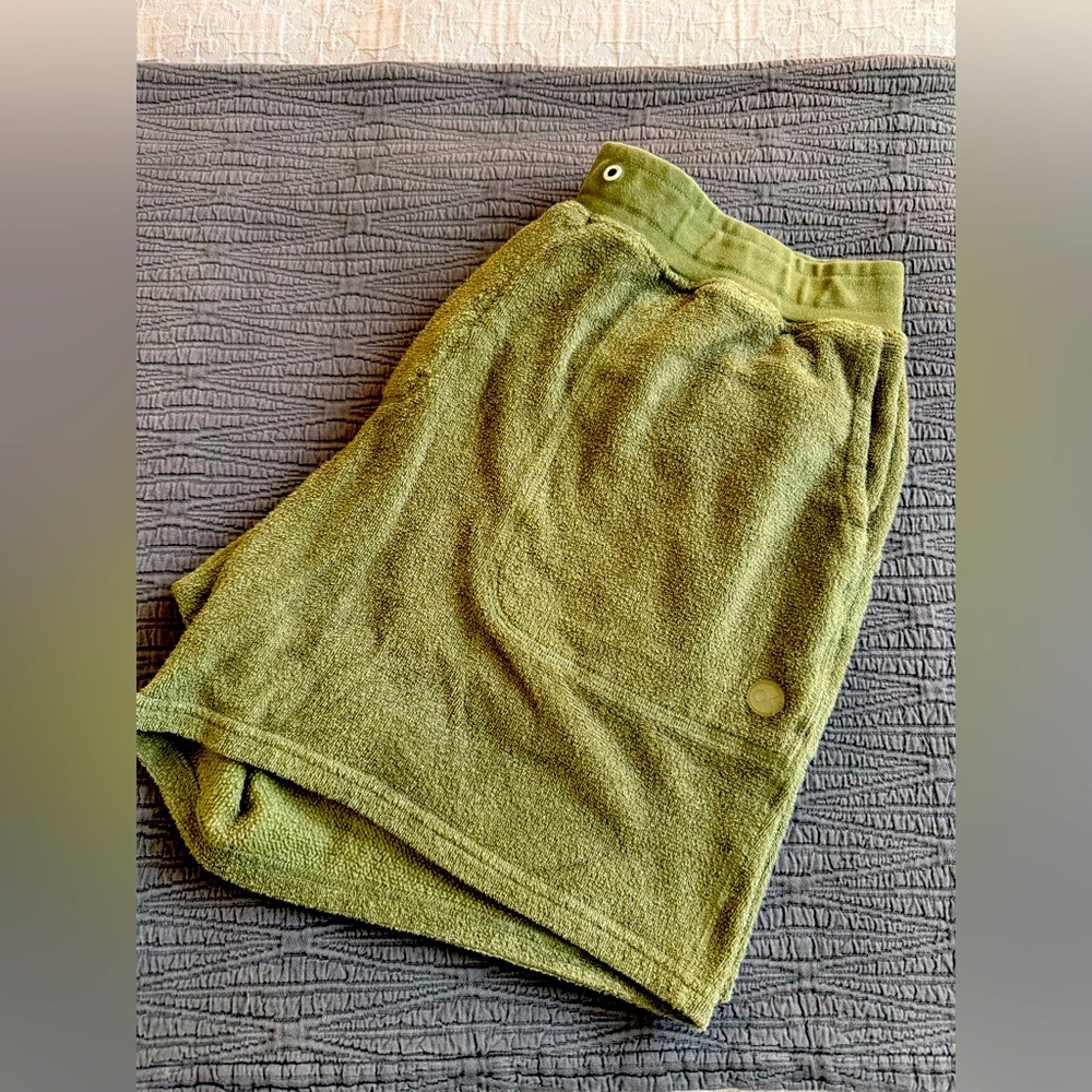 Outerknown Hightide Sweatshorts -  Olive Green